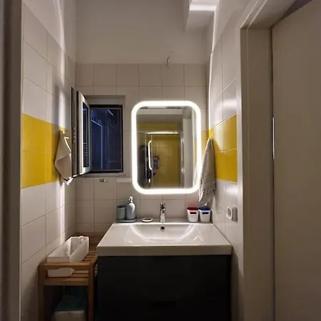 アパート Modern Bright Cozy Top-floor & Terrace. アテネ
