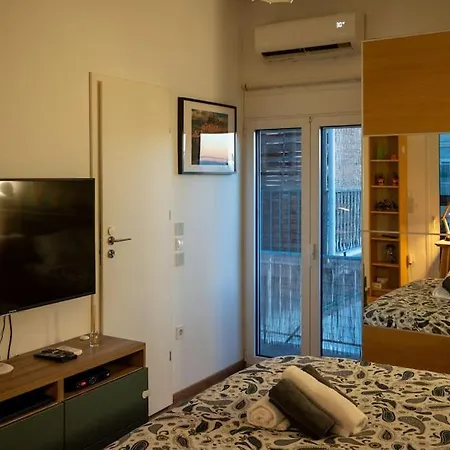 Modern Bright Cozy Top-floor & Terrace. アパート *