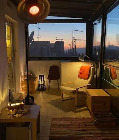 Modern Bright Cozy Top-floor & Terrace. アパート *